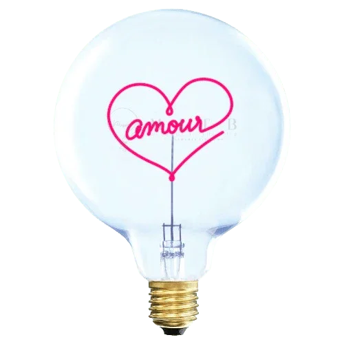Ampoule LED design avec filament rouge formant un cœur et le mot 'amour', luminaire décoratif.