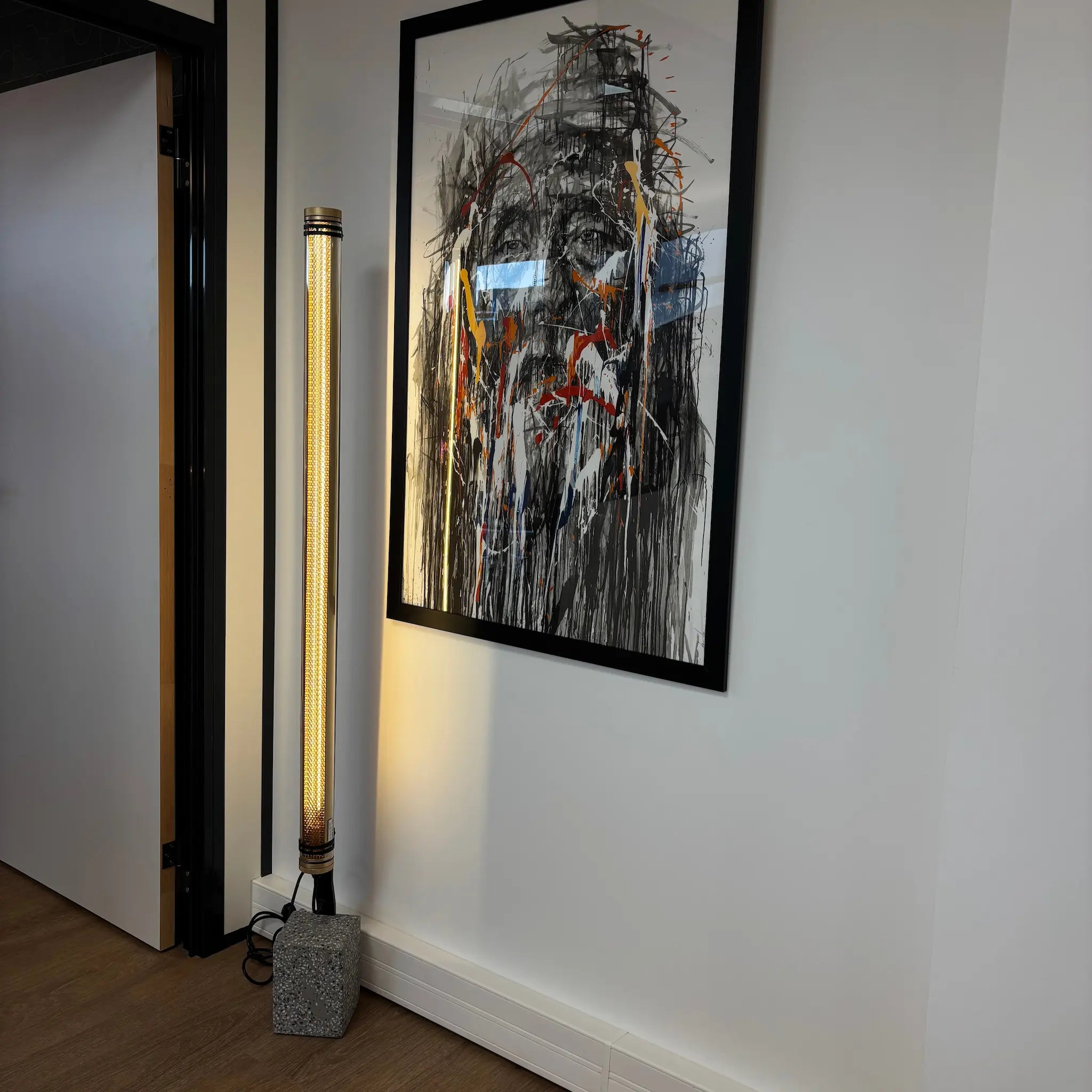 Lukas Lampadaire nid d'abeille doré - Elements Lighting