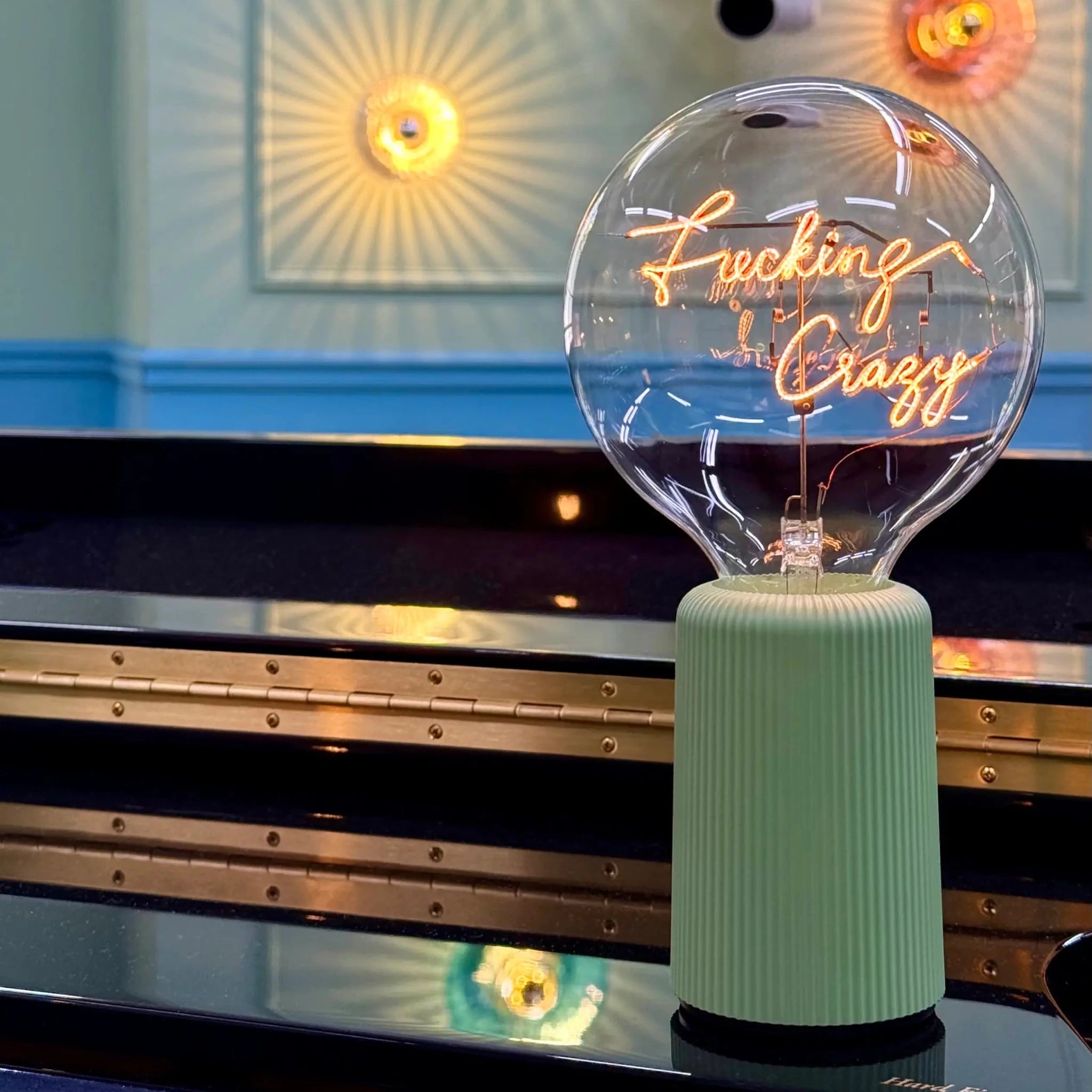 Ampoule décorative LED sans fil "Fucking Crazy" Message In The Bulb - Elements Lighting