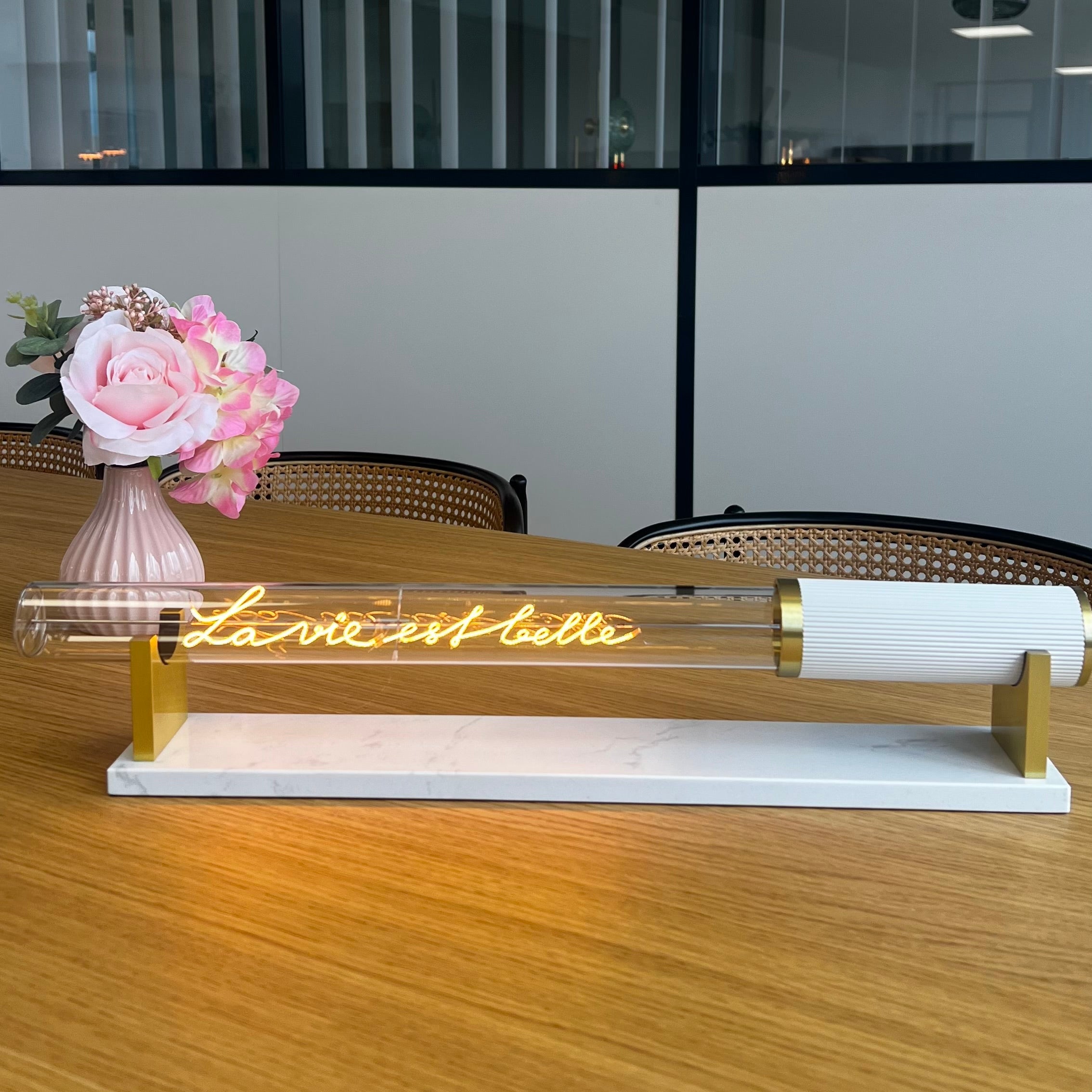 MITT - La vie est belle - Elements Lighting