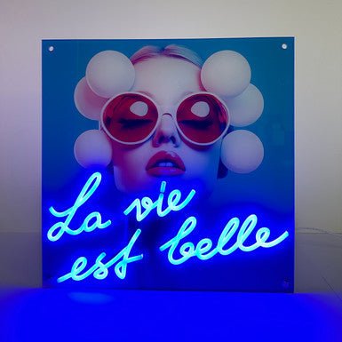 MITF LA VIE EST BELLE - Elements Lighting