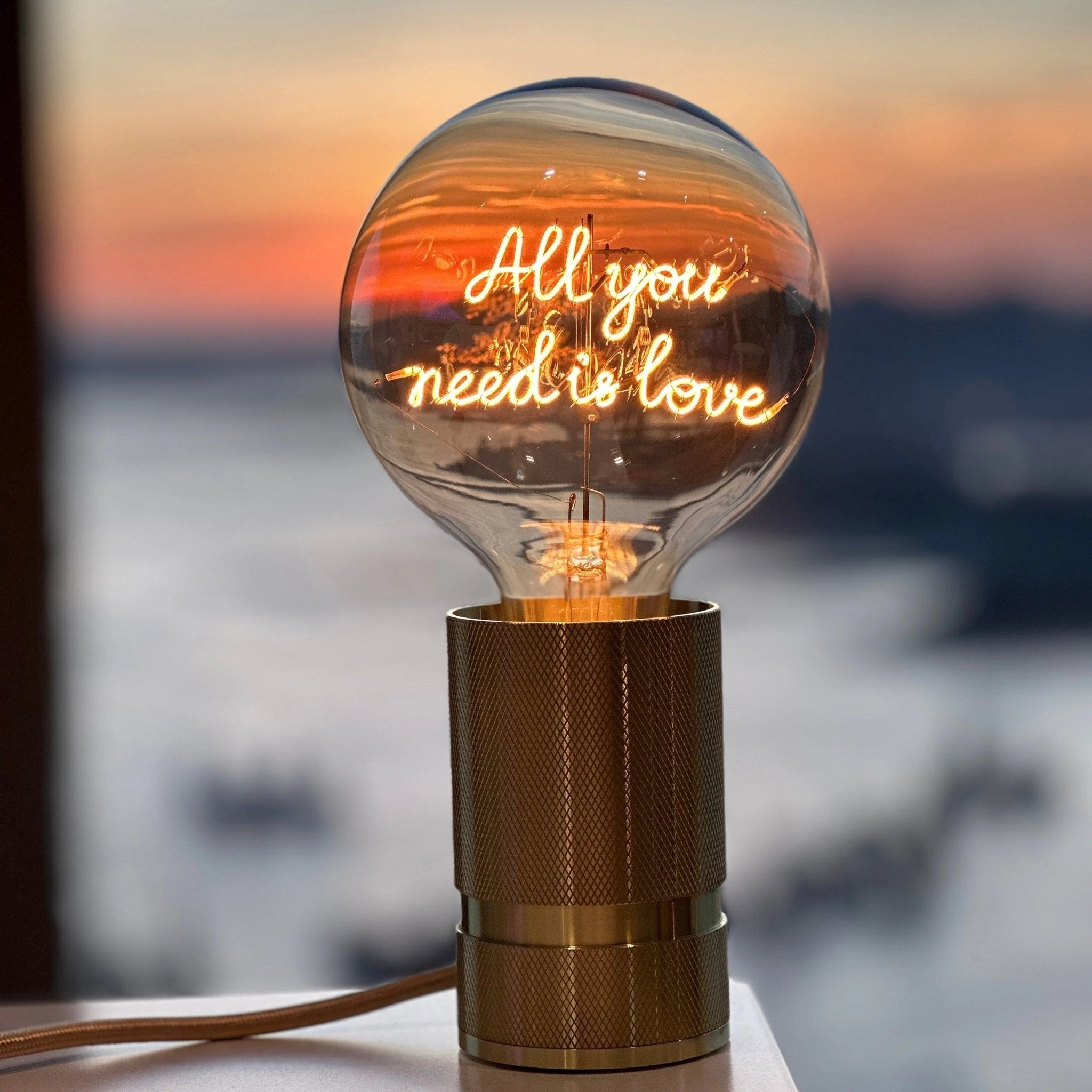 Ampoule MITB - All You Need is Love - Elements Lighting