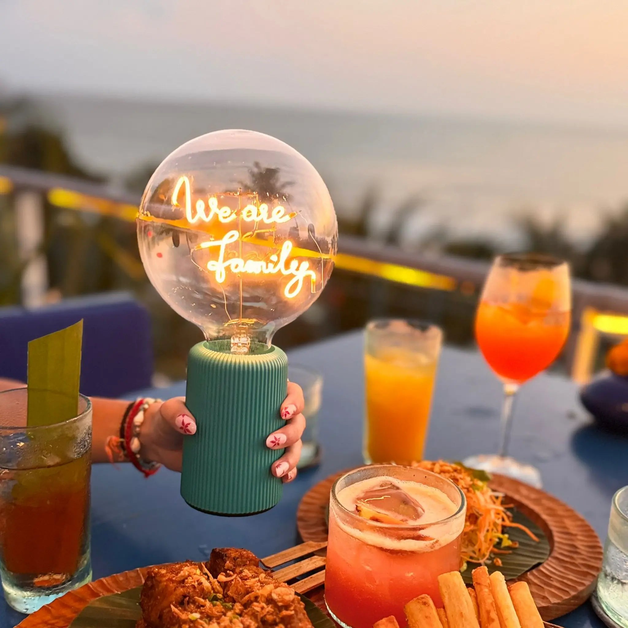 Sans Fil - We are Family - Elements Lighting