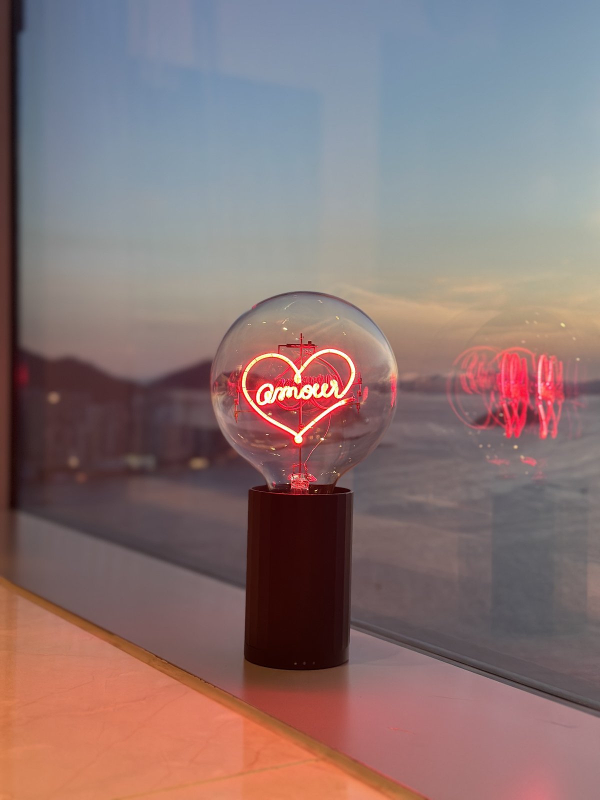 Cadeau lumineux personnalisé : L'art d'offrir une émotion en lumière - Elements Lighting