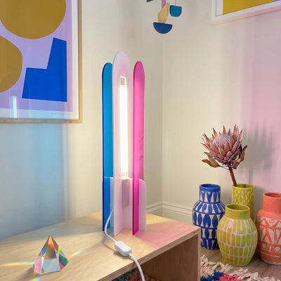 Lampe de table Andy – Design Pop Art en acrylique coloré