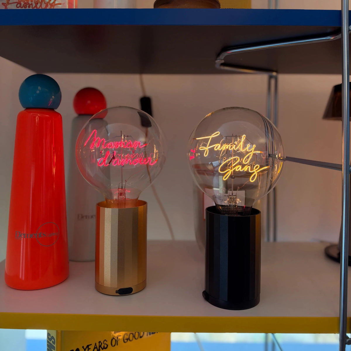 Ampoule décorative LED sans Fil "Family Gang" - Message In The Bulb - Elements Lighting