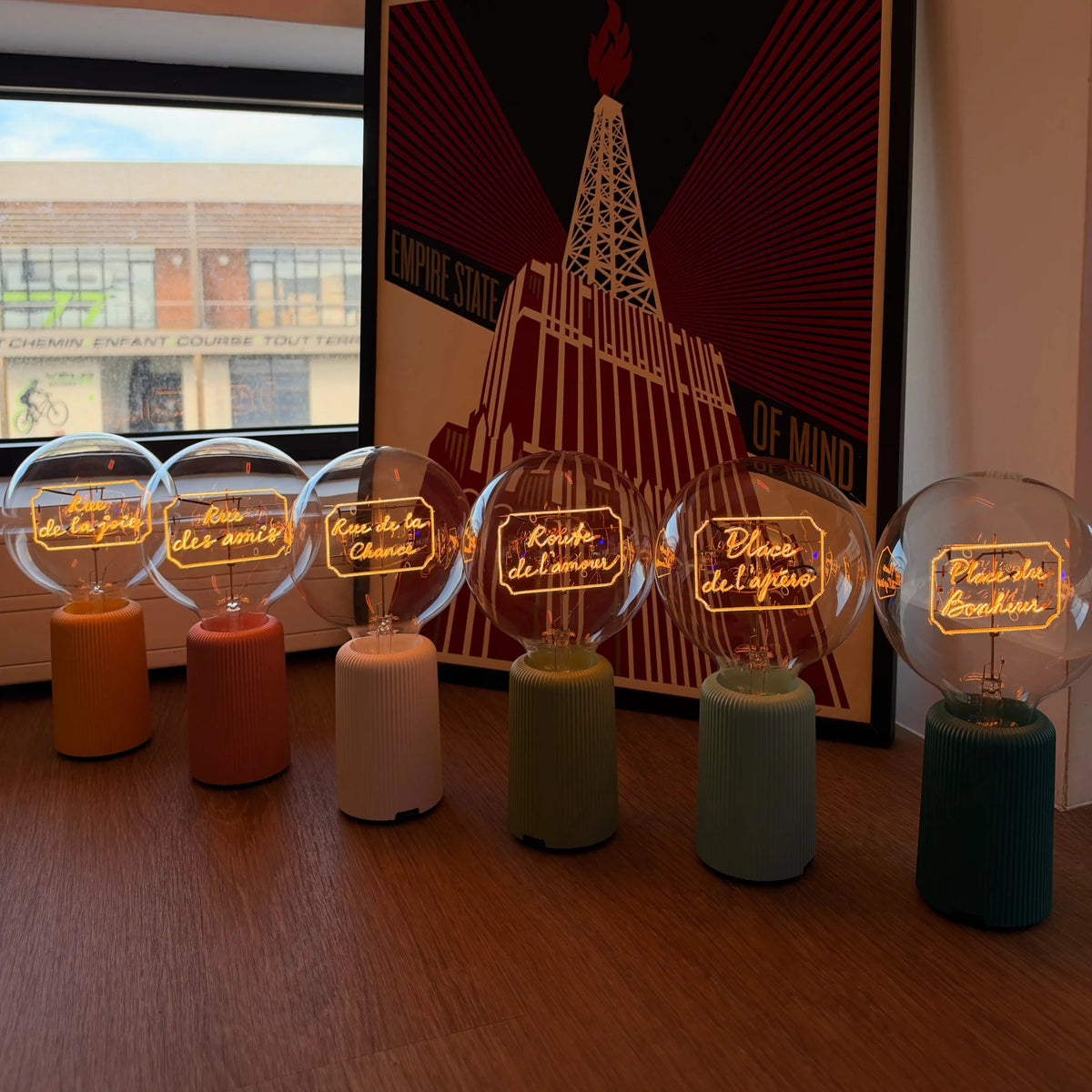 Ampoule décorative LED sans Fil "Rue des amis" - Message In The Bulb - Elements Lighting