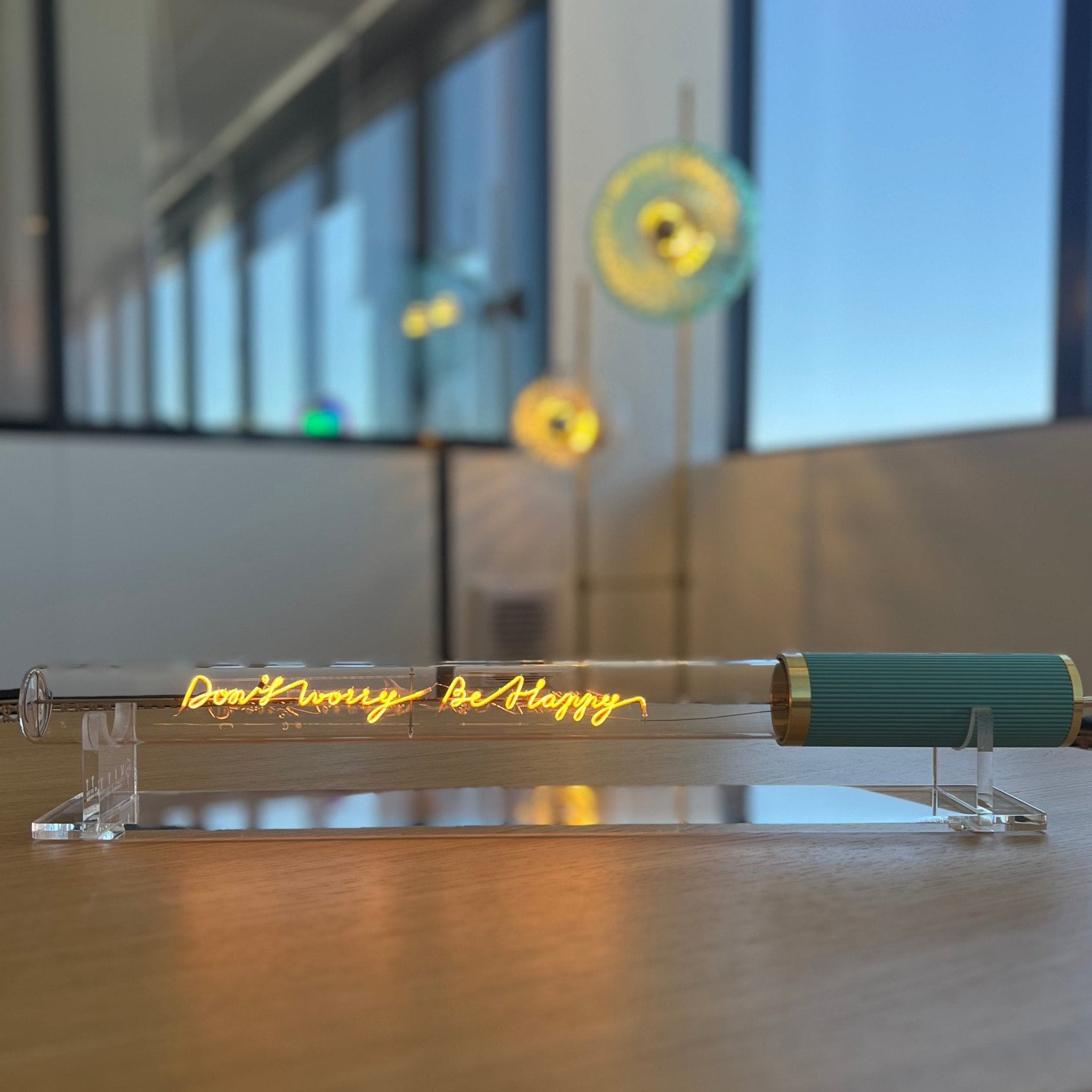 Ampoule décorative LED “Don't Worry Be Happy” – Message In The Tube - Elements Lighting