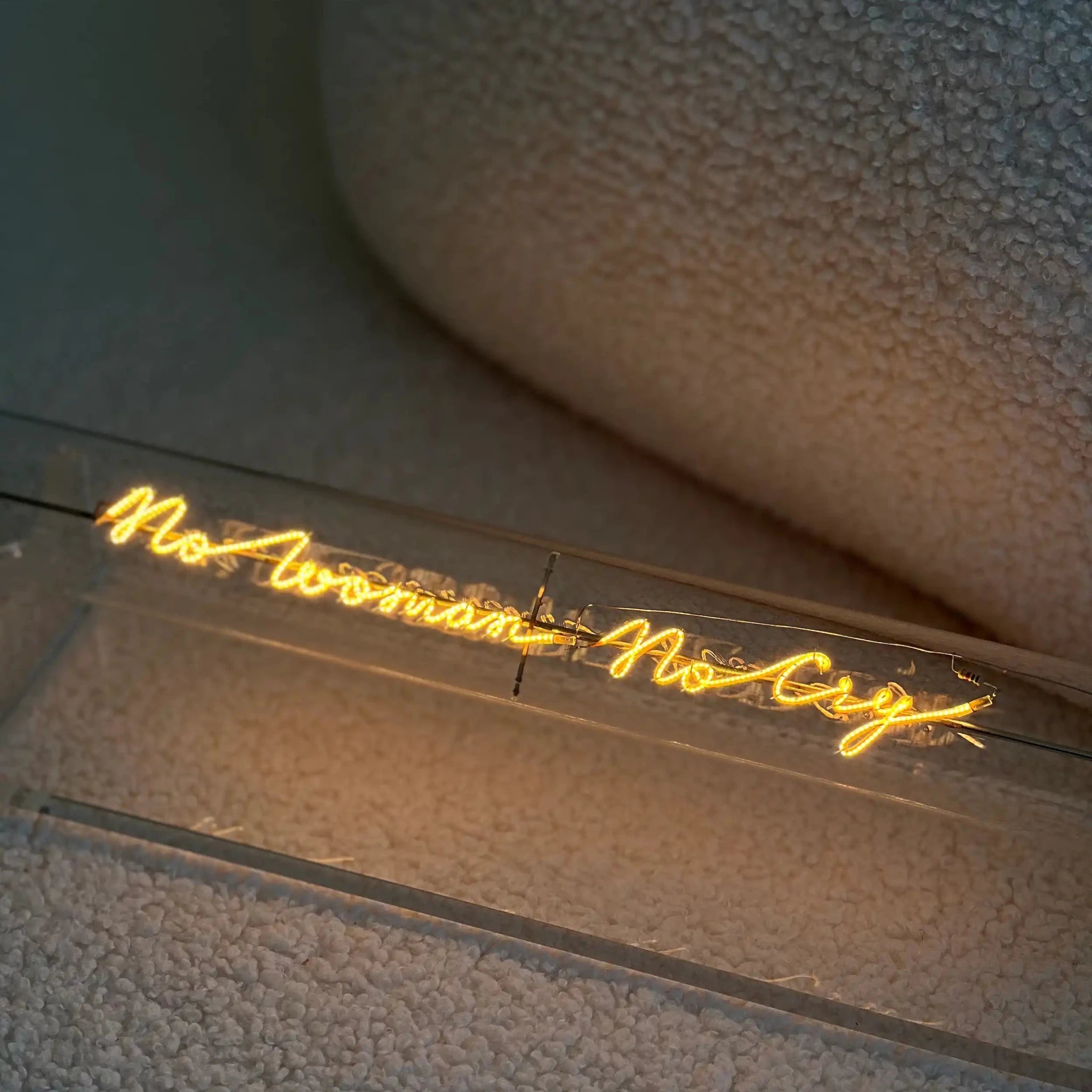 Ampoule décorative LED “No Woman No Cry” – Message In The Tube - Elements Lighting
