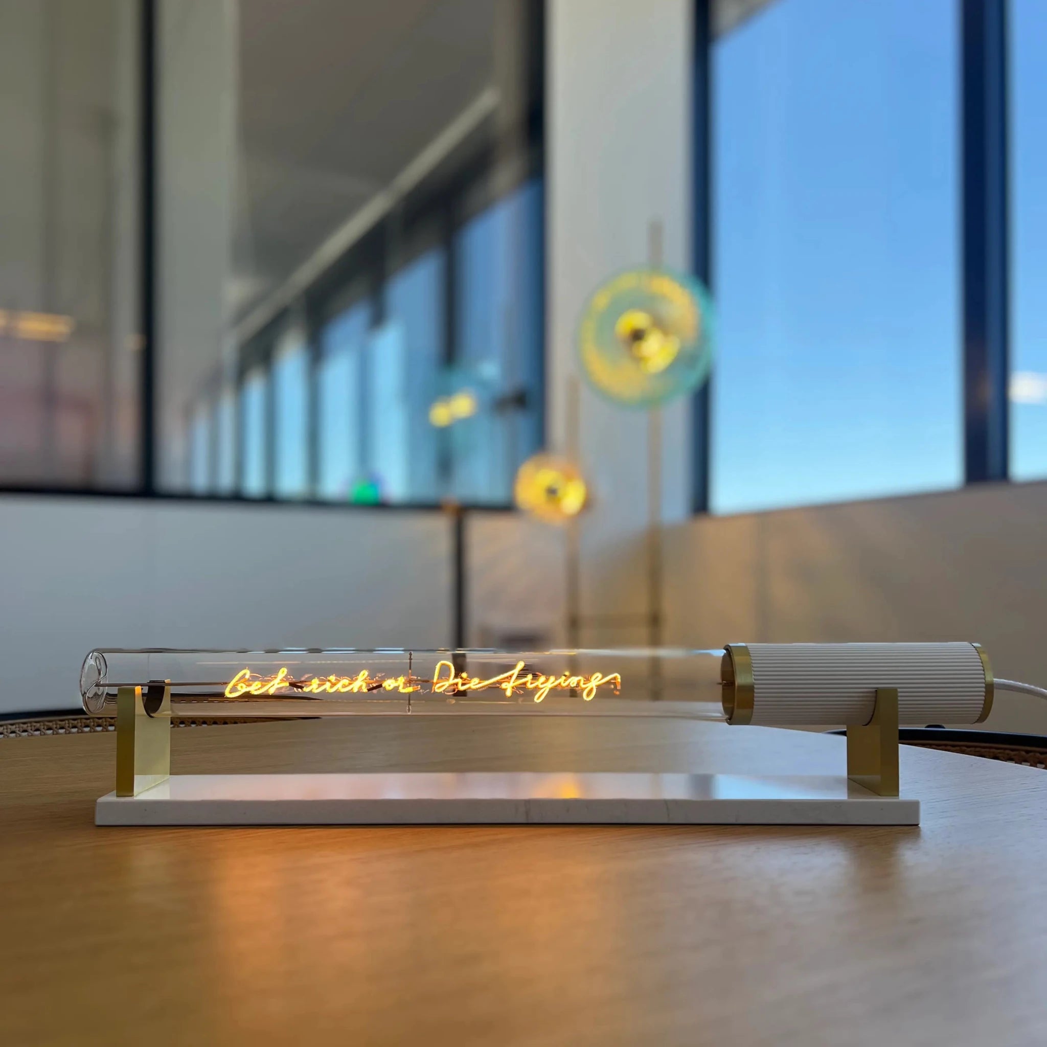 Ampoule décorative LED “Get rich or die Trying” – Message In The Tube - Elements Lighting