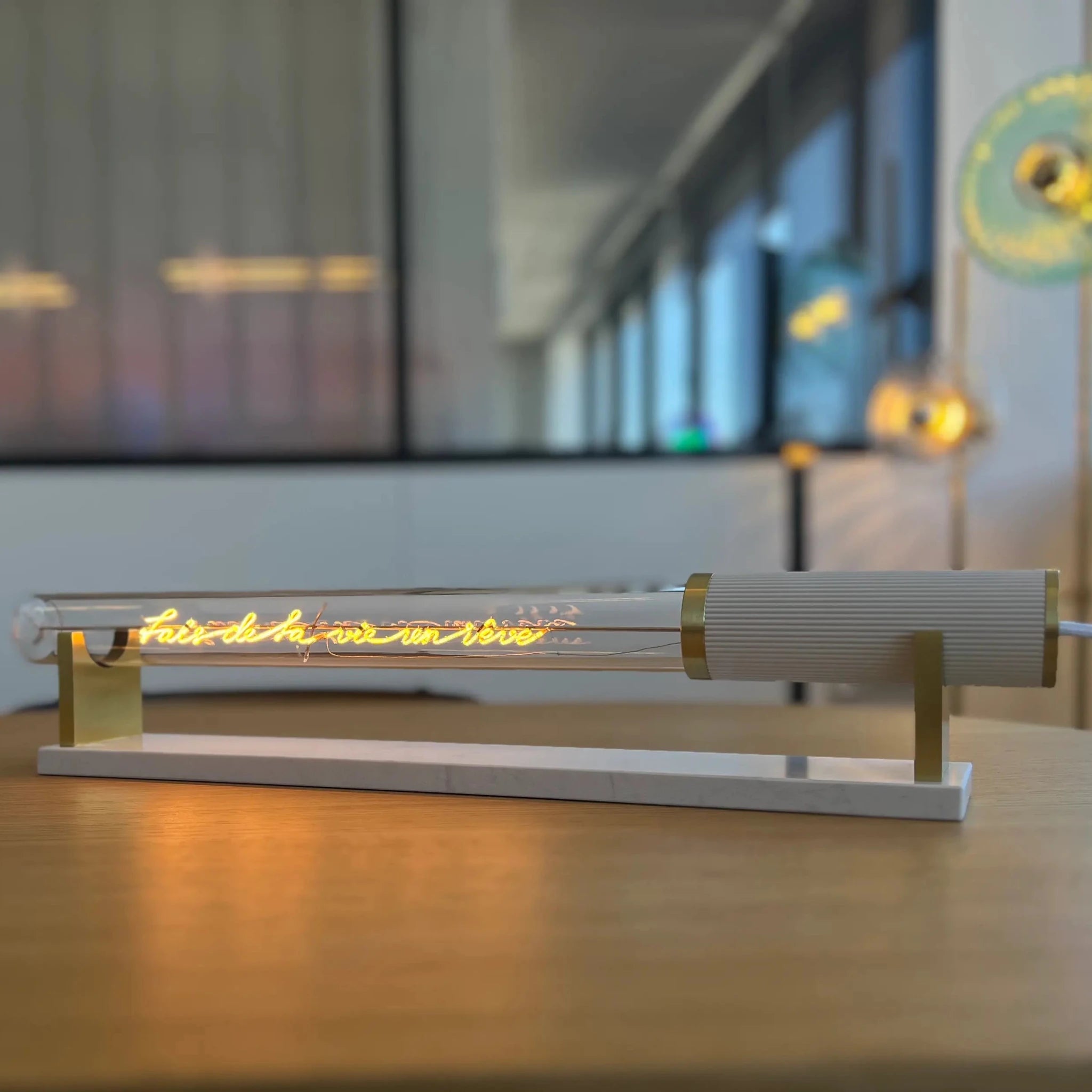 Ampoule décorative LED “Fais de ta vie un rêve” – Message In The Tube - Elements Lighting