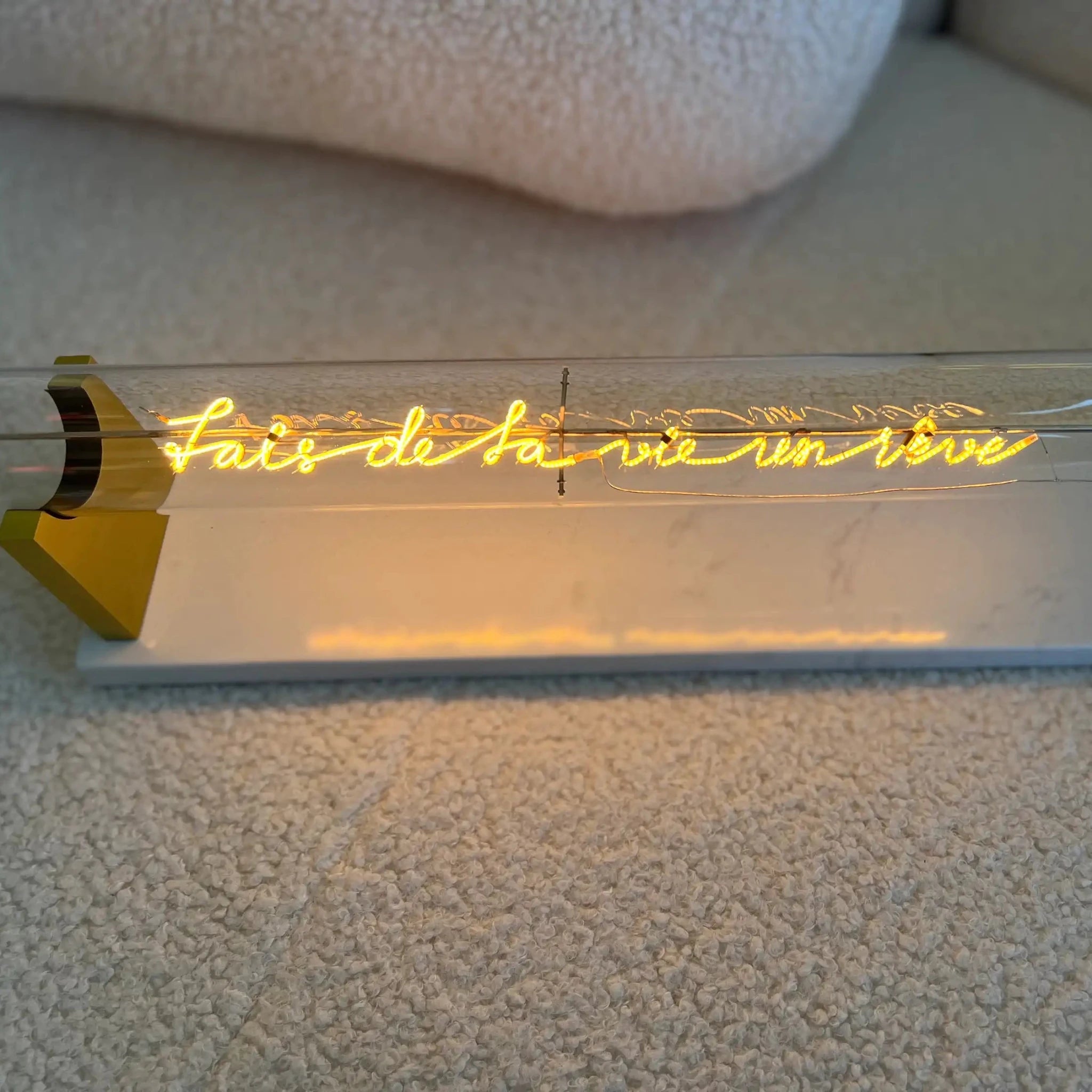 Ampoule décorative LED “Fais de ta vie un rêve” – Message In The Tube - Elements Lighting