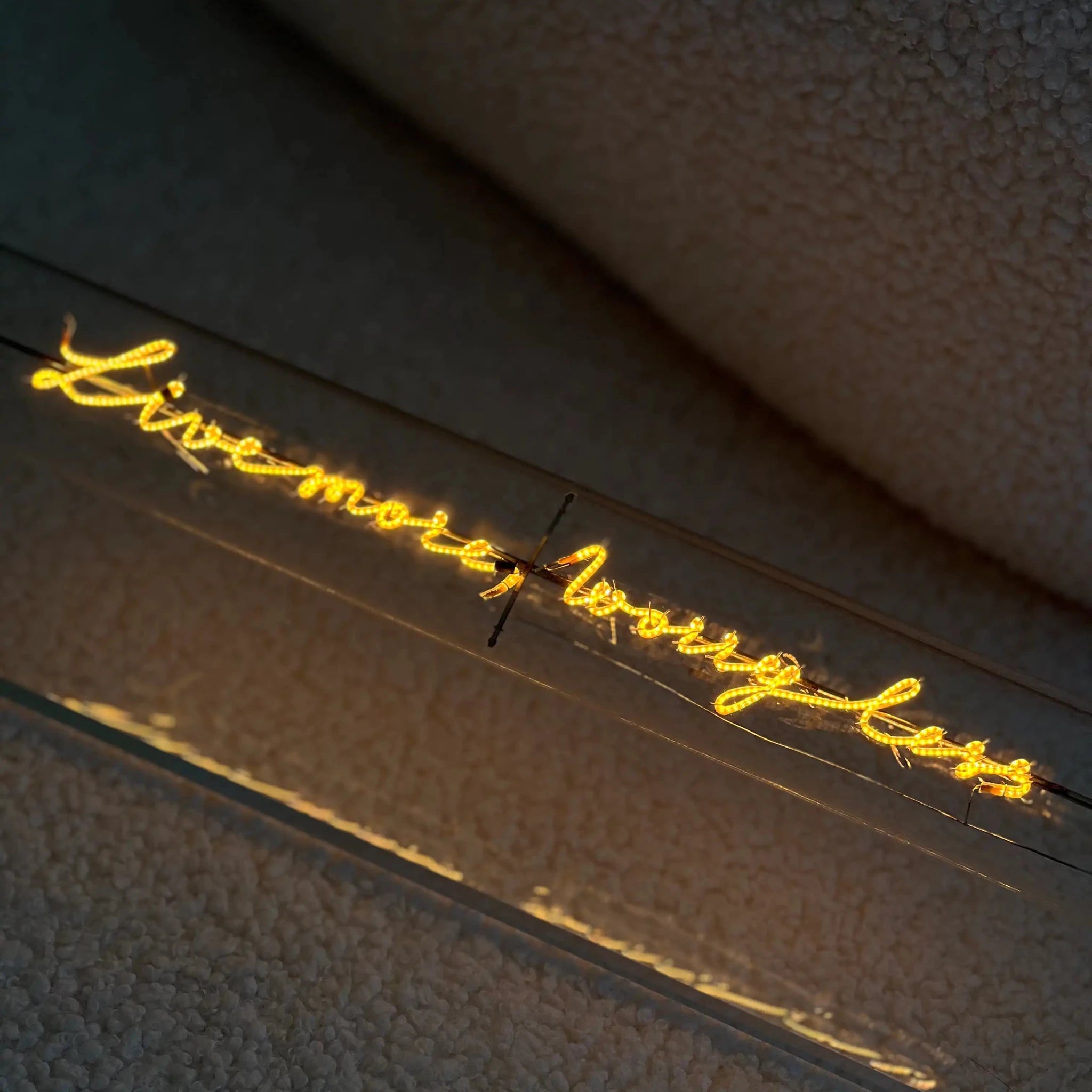 Ampoule décorative LED “Live more Worry less” – Message In The Tube - Elements Lighting