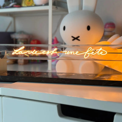 Ampoule décorative LED “La vie est une fête” – Message In The Tube - Elements Lighting