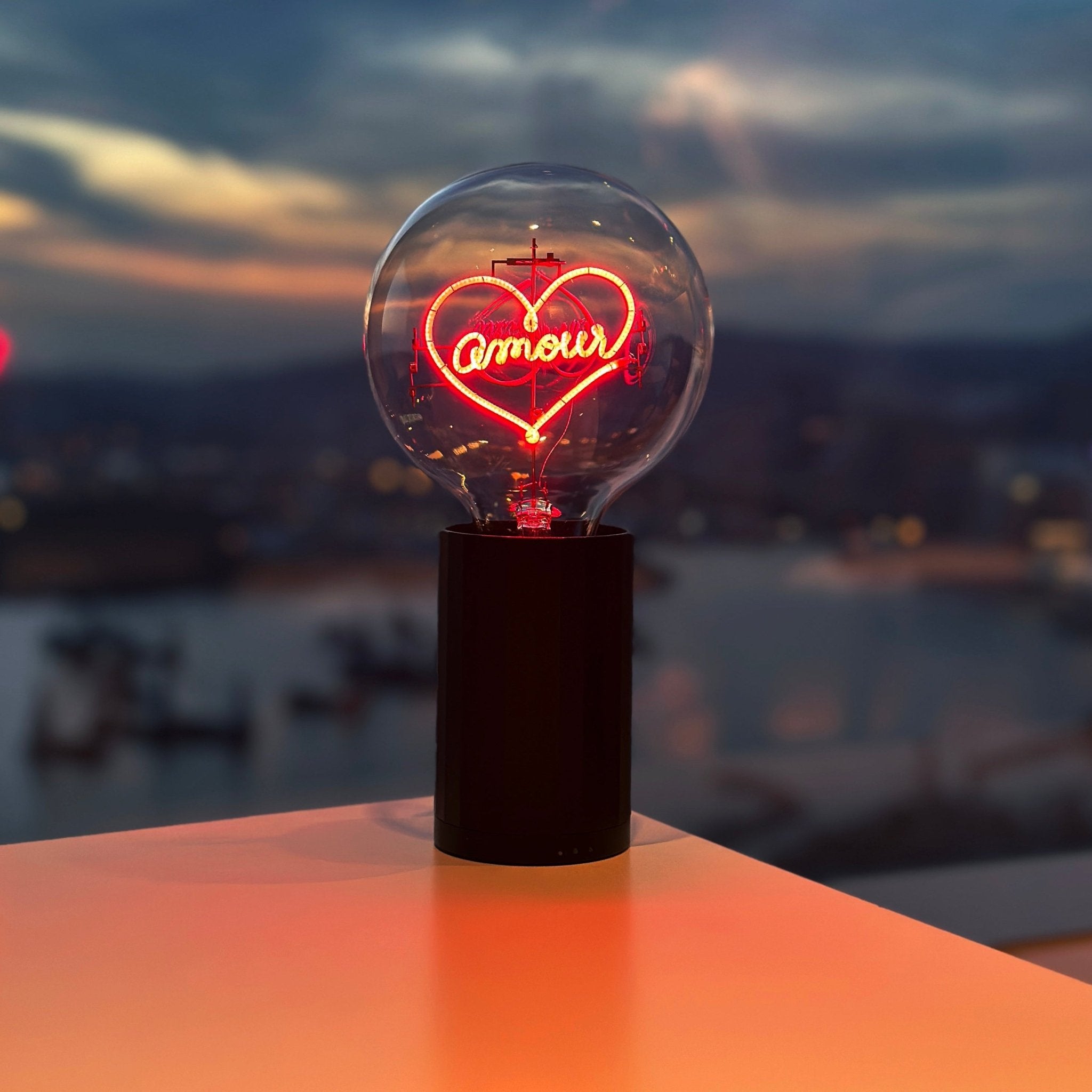 Ampoule MITB sans fil - Amour (New) - Elements Lighting