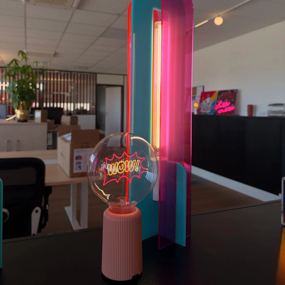 Ampoule décorative LED sans Fil "Wow" - Message In The Bulb - Elements Lighting