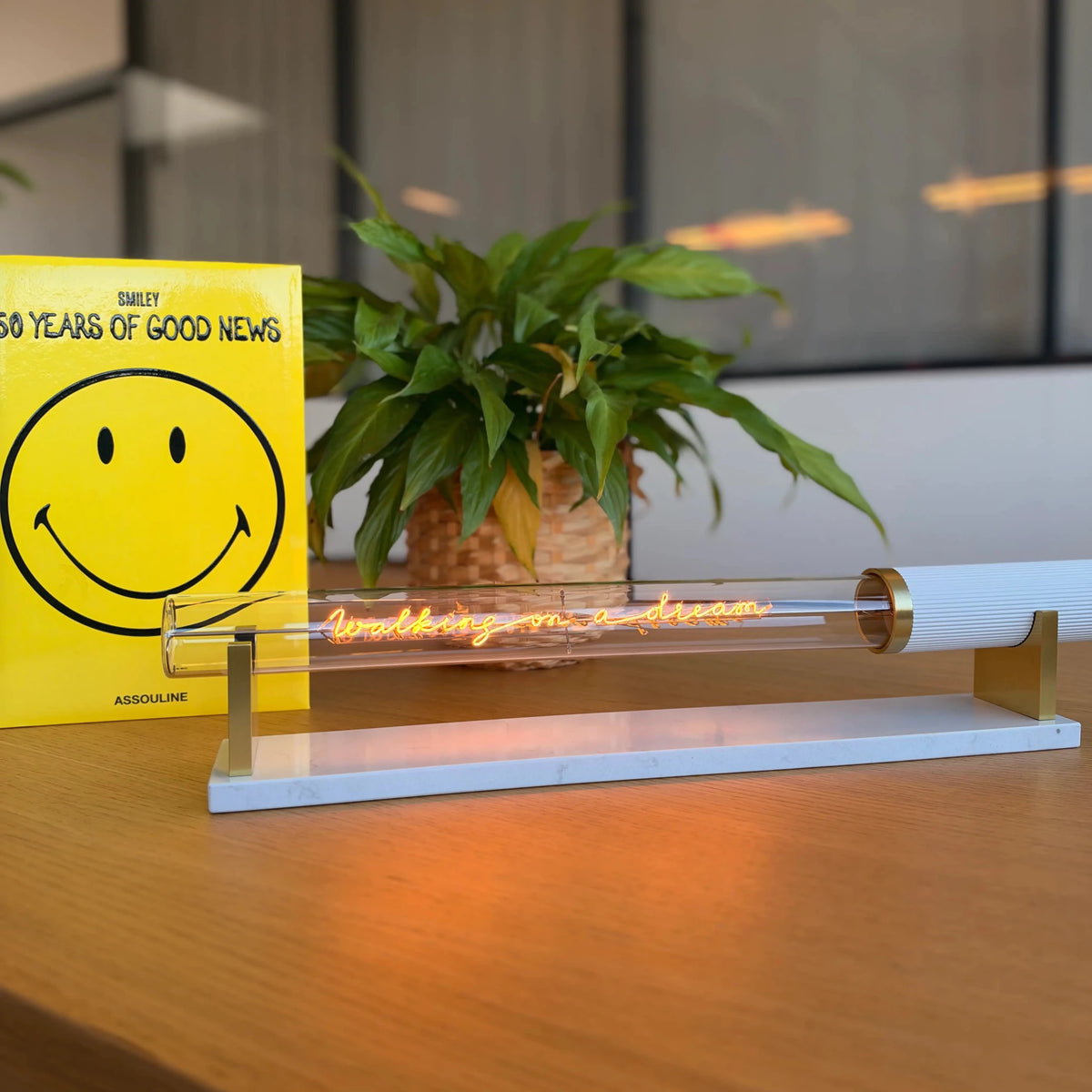 Ampoule décorative LED “Walking on a dream" – Message In The Tube - Elements Lighting
