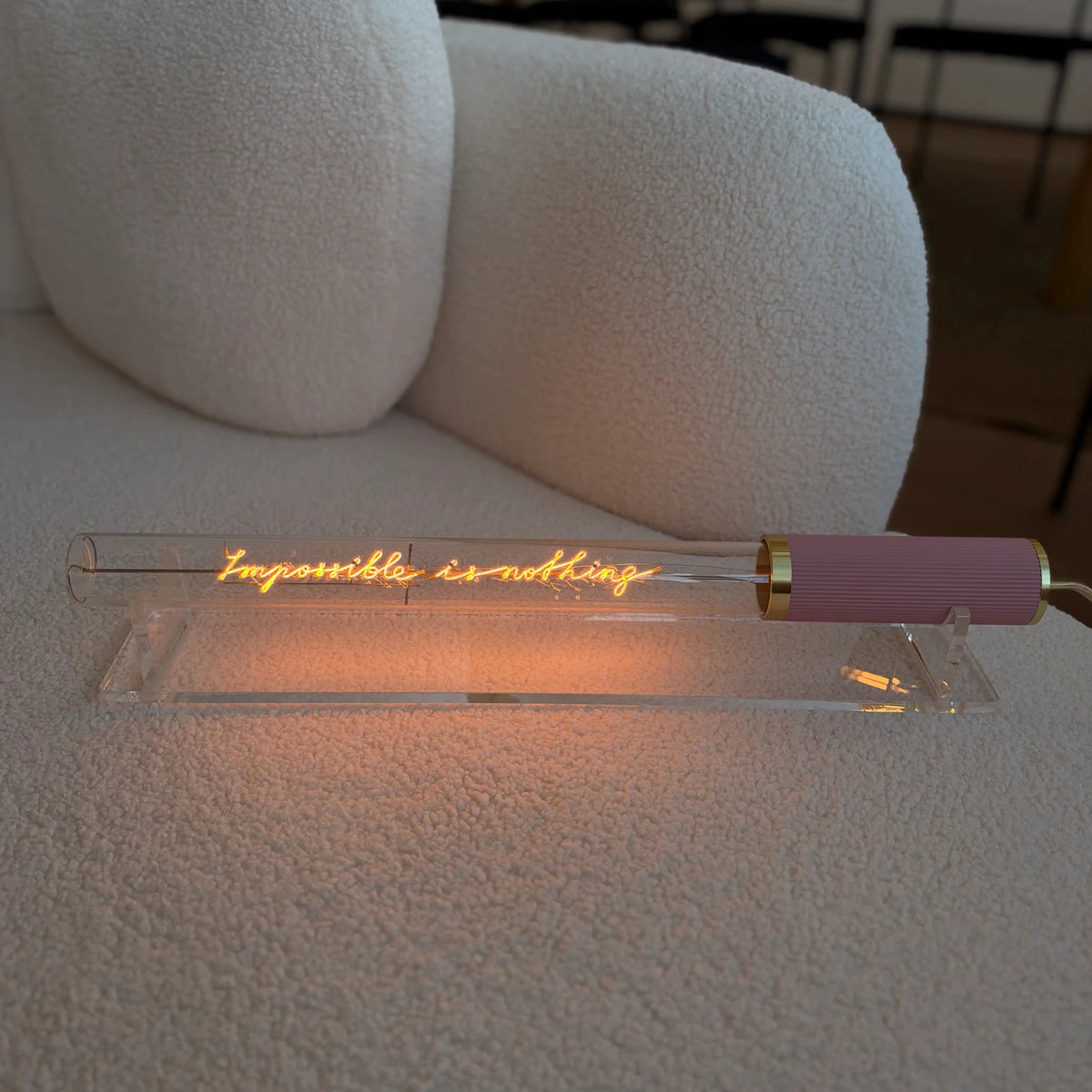 Ampoule décorative LED “Impossible is Nothing" – Message In The Tube - Elements Lighting