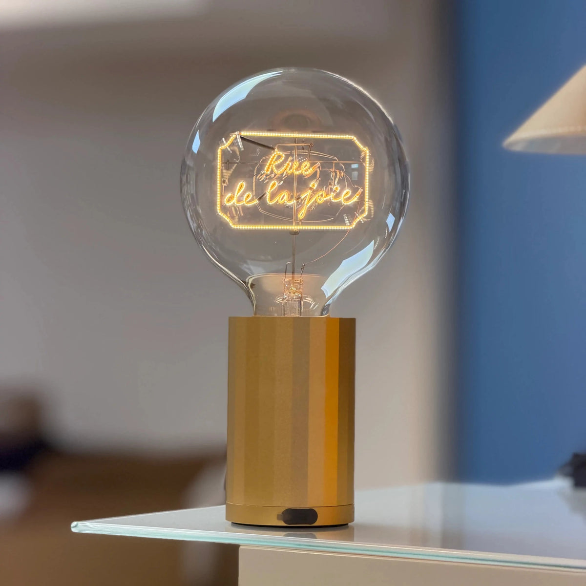 Ampoule décorative LED sans Fil "Rue de la joie" - Message In The Bulb - Elements Lighting
