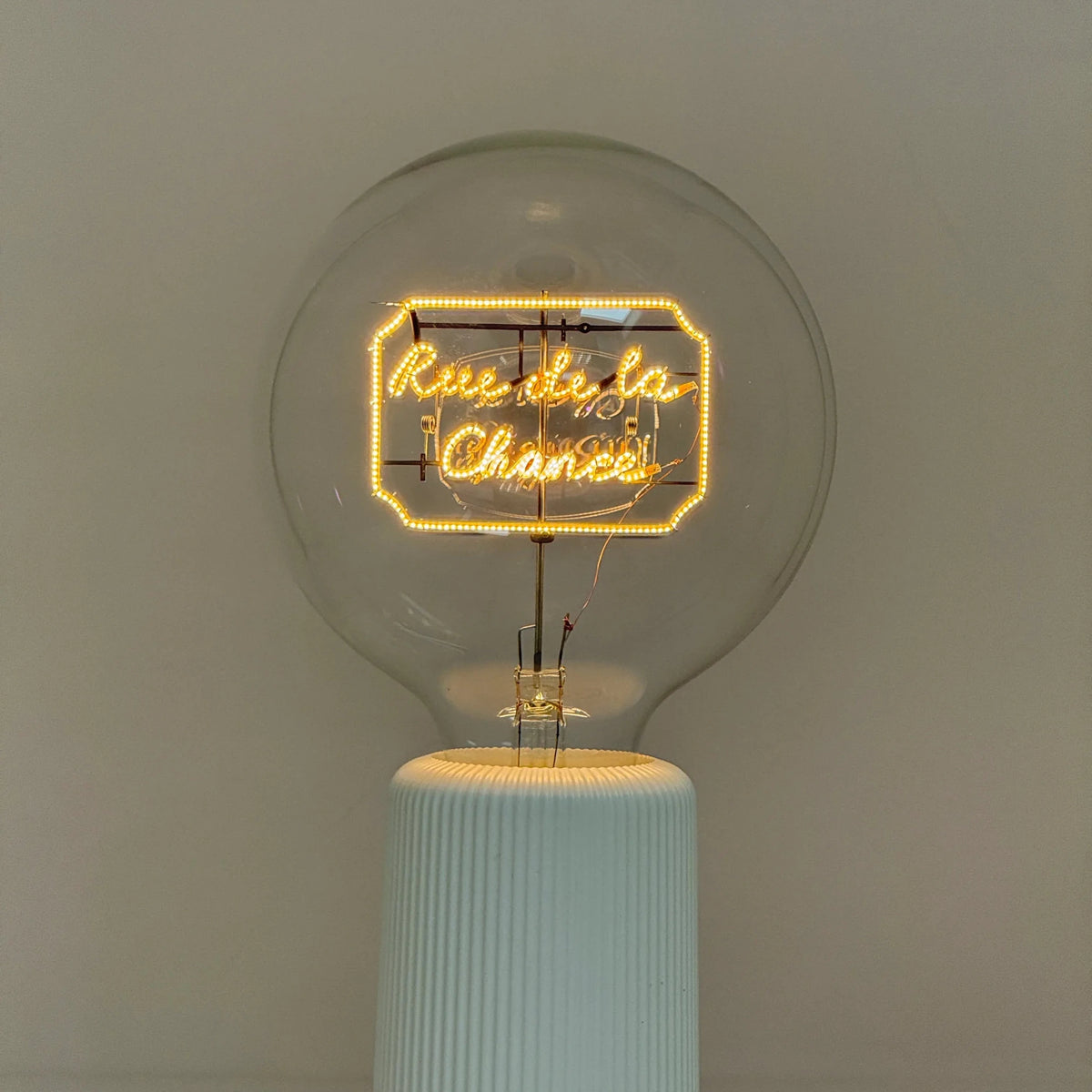 Ampoule décorative LED sans Fil "Rue de la chance" - Message In The Bulb - Elements Lighting