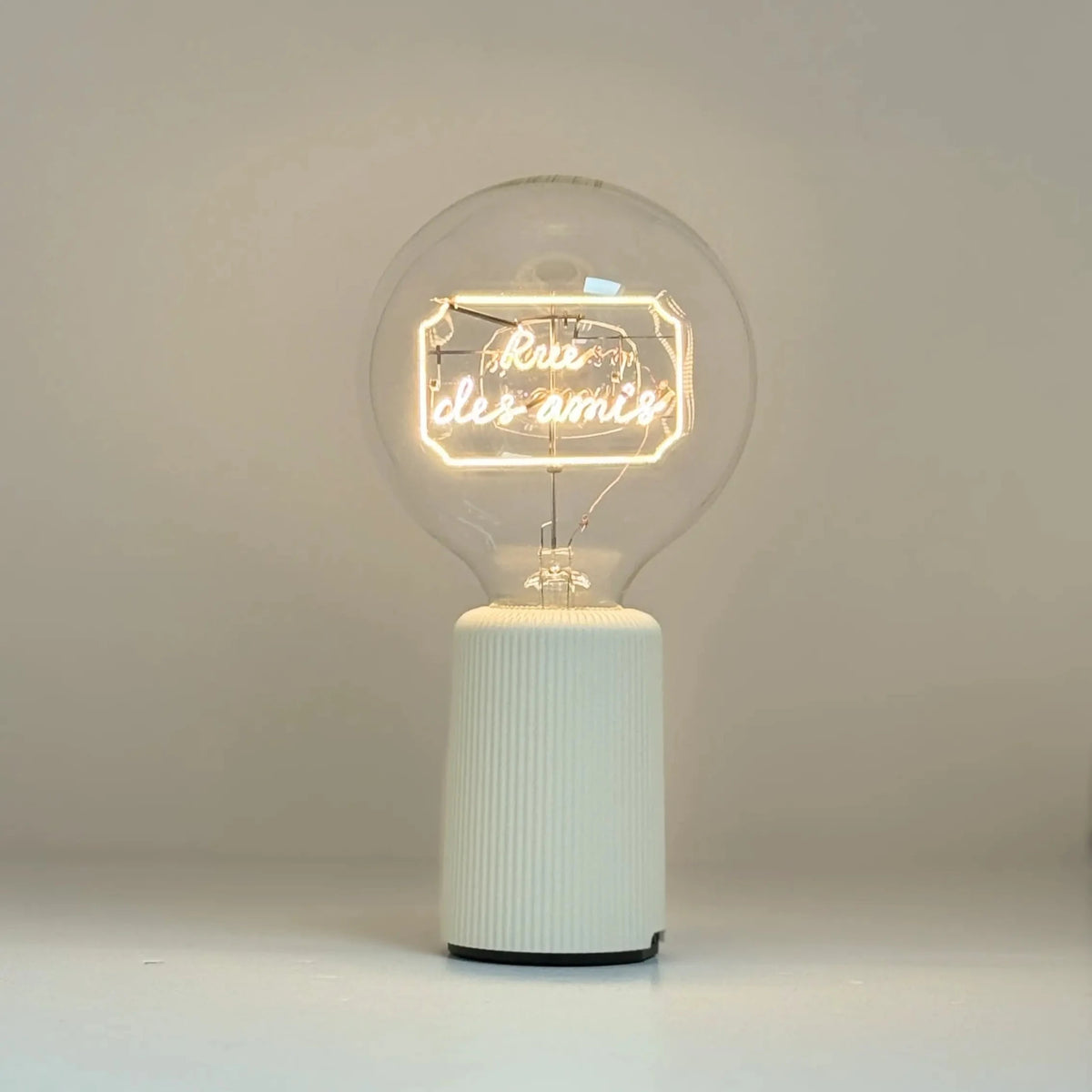 Ampoule décorative LED sans Fil "Rue des amis" - Message In The Bulb - Elements Lighting