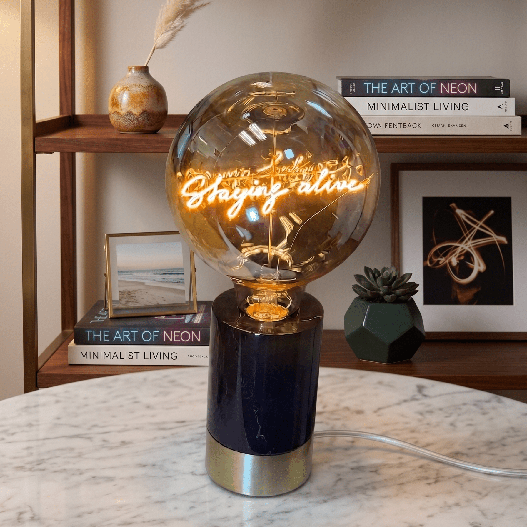 Ampoule décorative LED “Staying alive” – Message In The Bulb - Elements Lighting